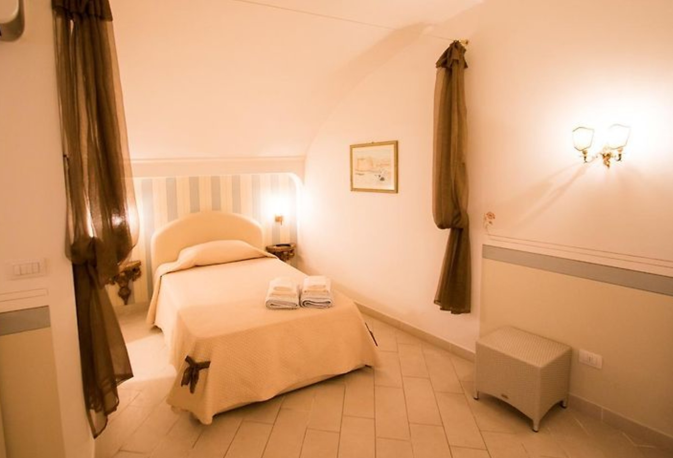 DIAMANTE-luxury rooms standard (17)